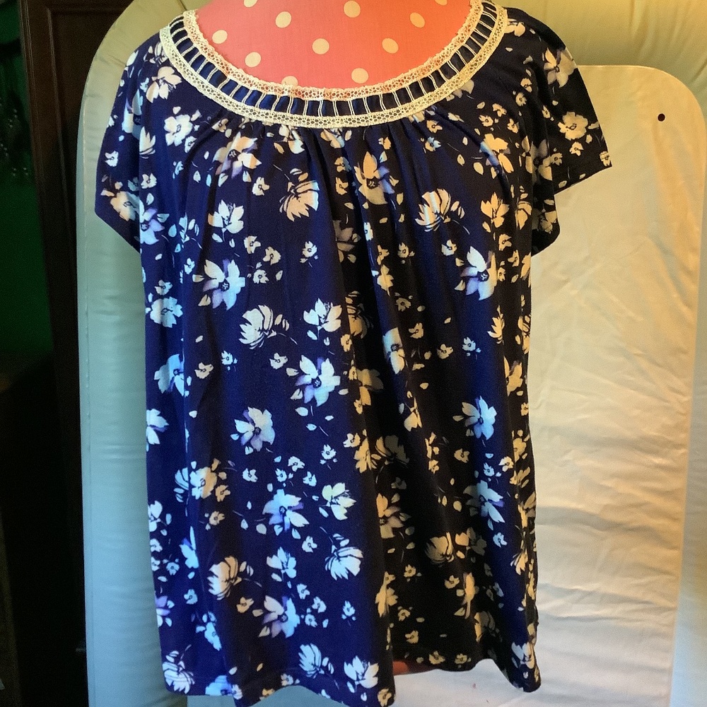 Earth Angels Navy Blue Floral Top Size M